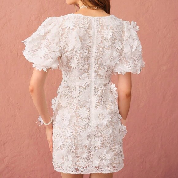 White Elegant Women's Autumn Embroidery Flowers V-Neck Short Sleeve Dress - Picture 7 of 7